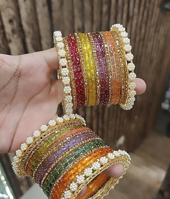 GOLD DROP MULTI GLASS BANGLES