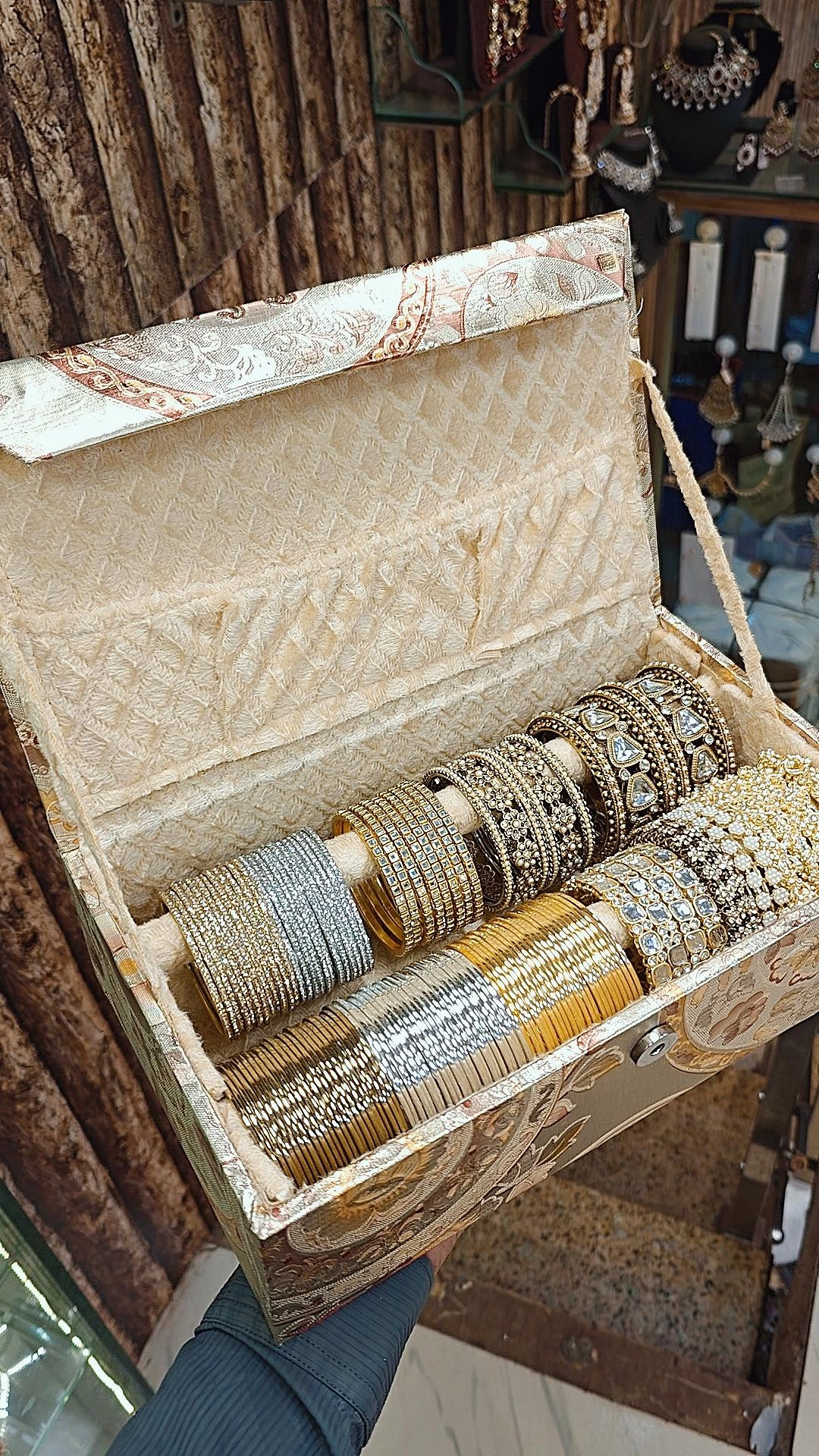 LUXURY GOLD COMBO BOX