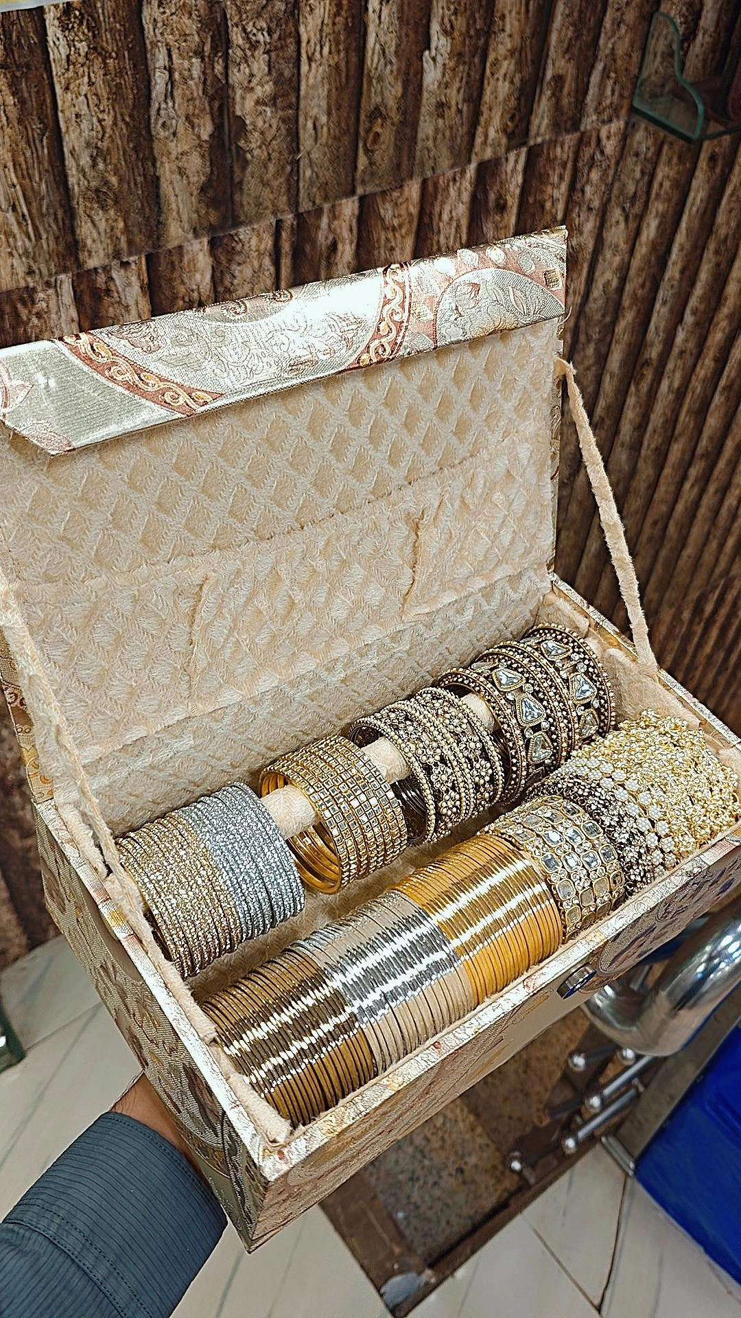 LUXURY GOLD COMBO BOX