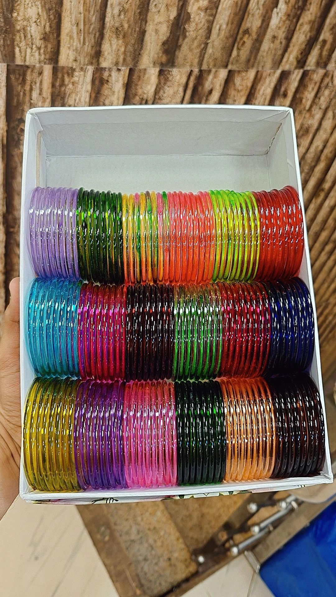 18 COLOUR GLOSSY GLASS BANGLES