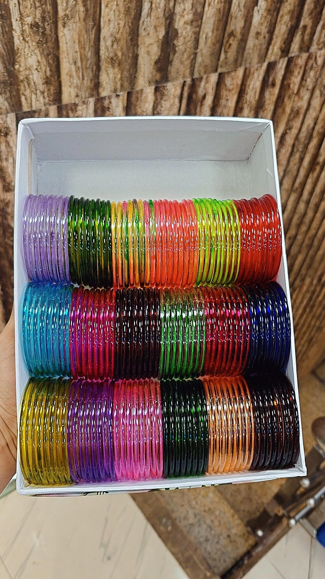 18 COLOUR GLOSSY GLASS BANGLES