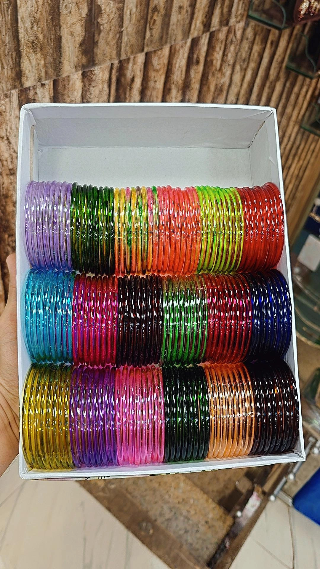 18 COLOUR GLOSSY GLASS BANGLES