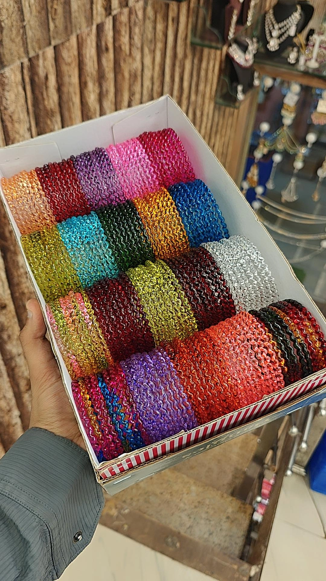 MAGGIE JELLY GLASS BANGLES